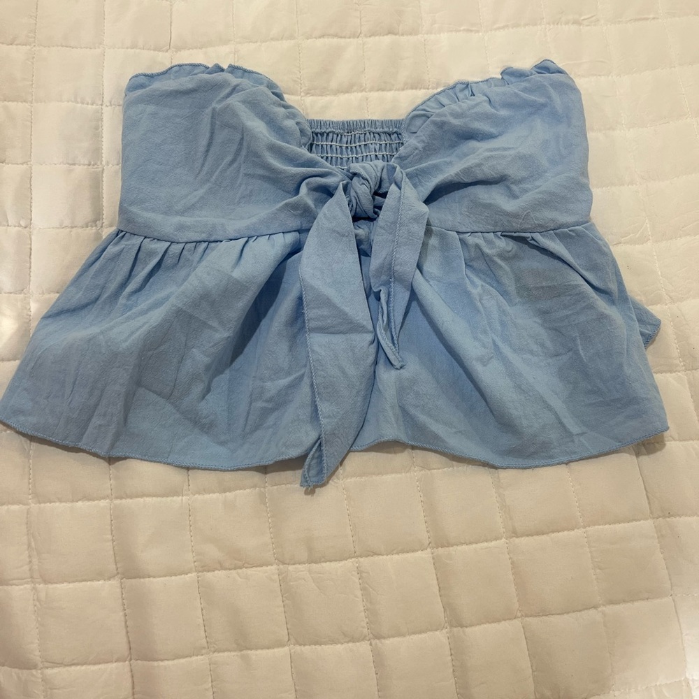 Cute blue top